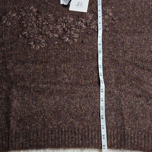 922 NWT DRA LOS ANGELES CYNTHIA FLORAL APPLIQUE SWEATER COCOA SZ LARGE - Picture 7 of 8